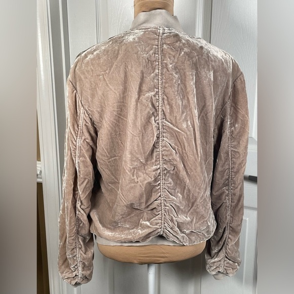 Free People Crushed Velvet Jacket Bomber Jacket Ruched Beige Tan Taupe XS - Picture 14 of 16